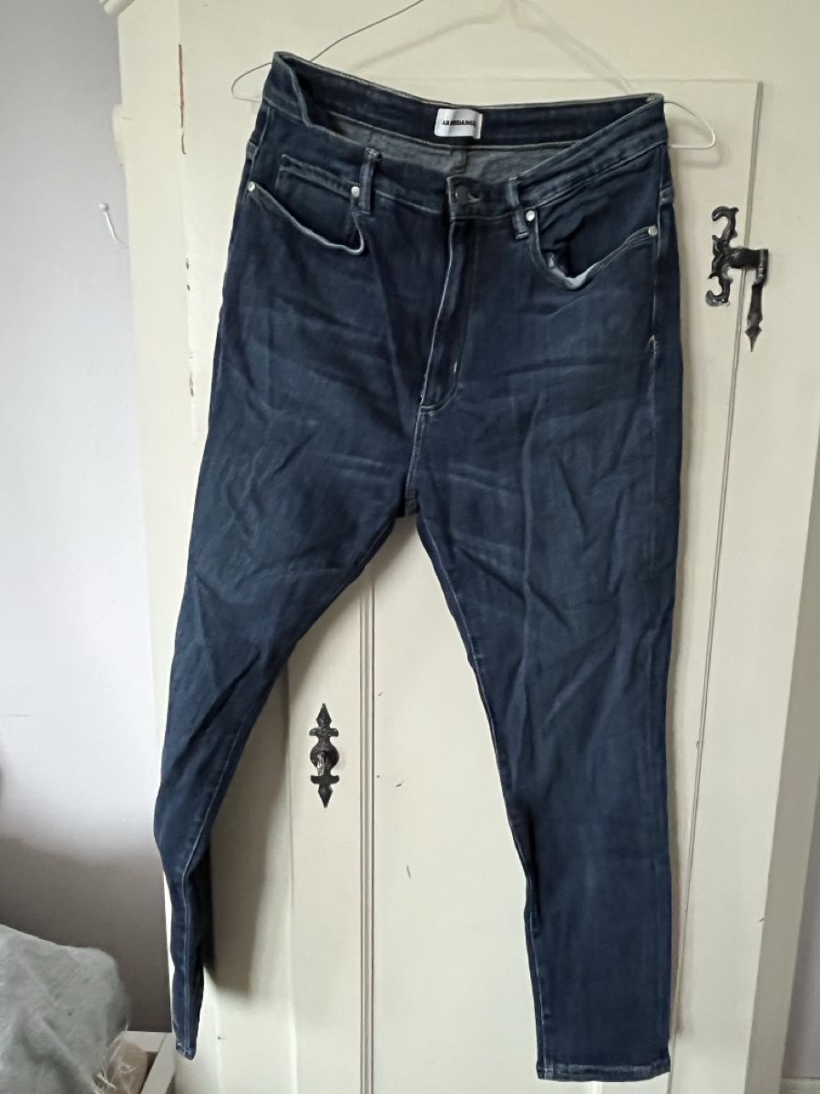 Armedangels Jeans: Damen Jeans Armedangels dunkelblau gebraucht – Usato da Winterthur venduto da Hopesfall