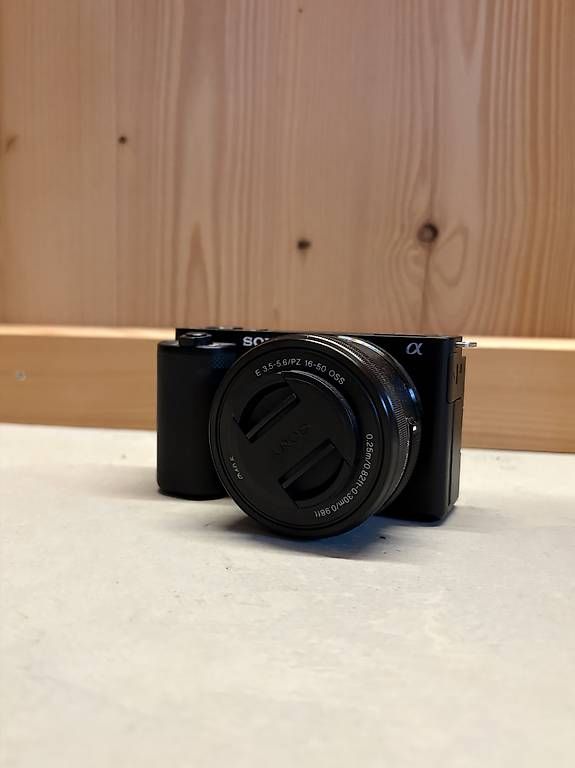 Kamera: Sony ZV-E10 4K – Gebraucht aus Hergiswil NW von lyn_7zzq