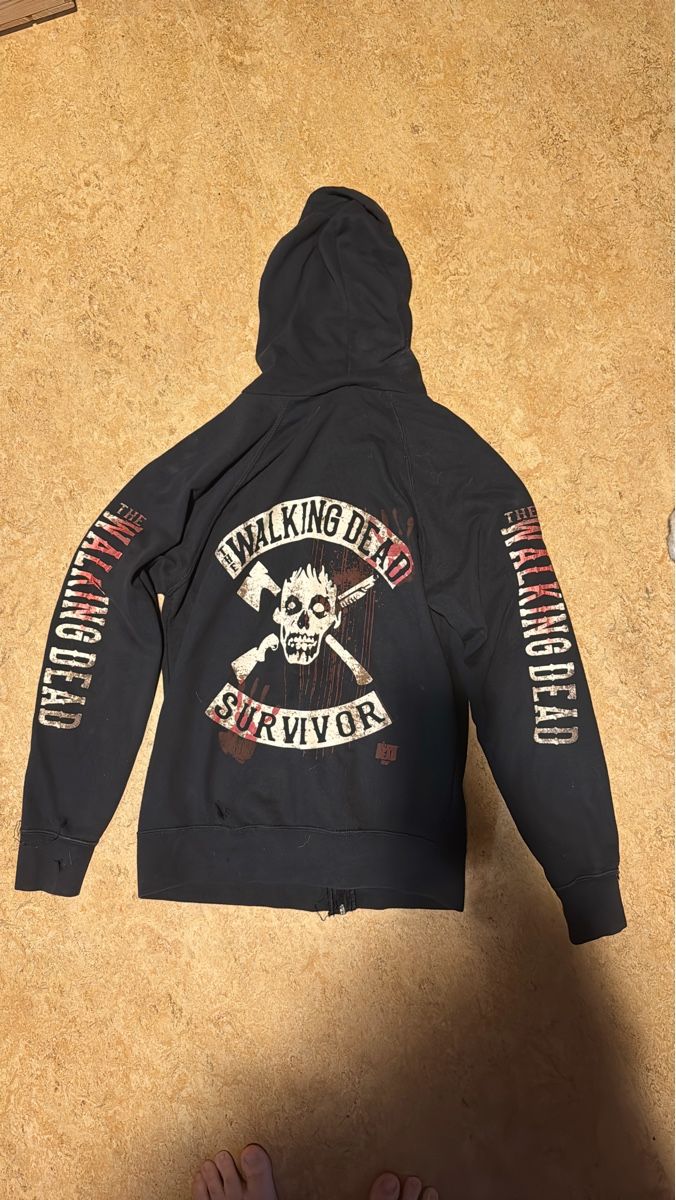 Giacche: Kapuzenpullover The Walking Dead schwarz gebraucht – Difettoso da Oberuzwil venduto da NyuLucyShiro