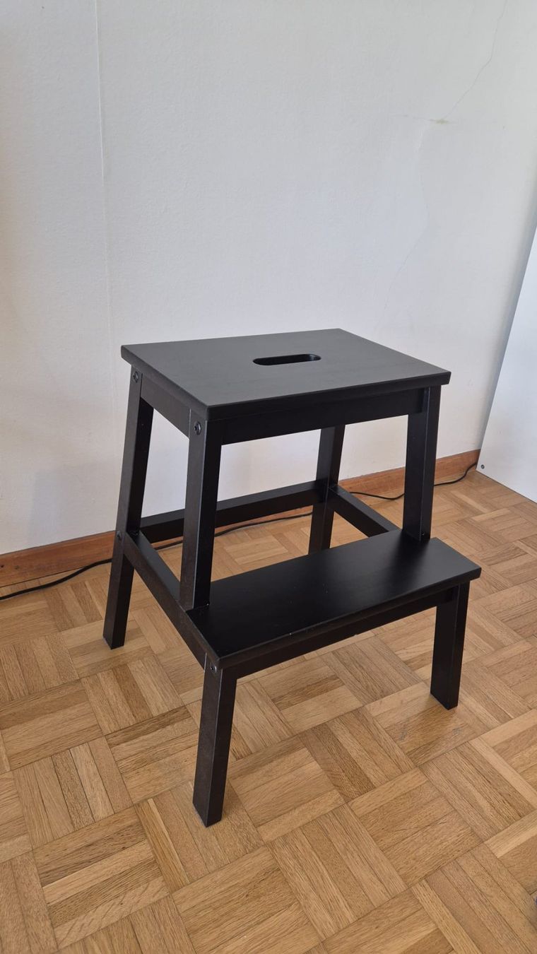 Hocker: Hocker, schwarz – Gebraucht aus Zürich von sar_v8j7