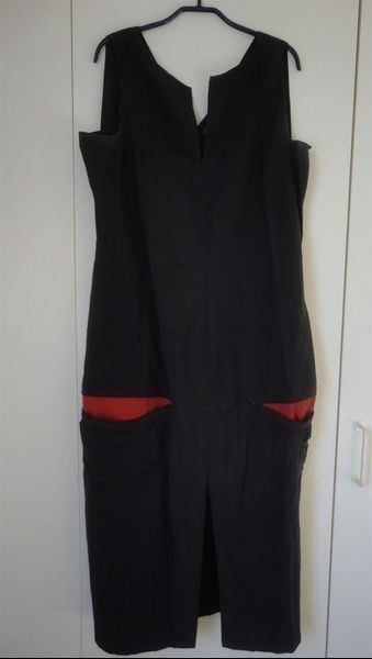 Vestiti: POMERIGGIO : Robe anthracite détails rouges L – Usato da Petit-Lancy venduto da lilycerise