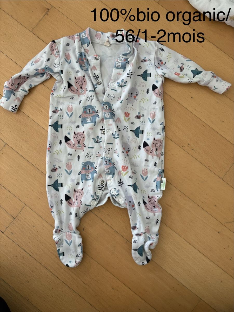 Kleiderpakete & -sets: Lot de 8 pyjamas 0-3 mois – Gebraucht aus Biel/Bienne von Milenegc