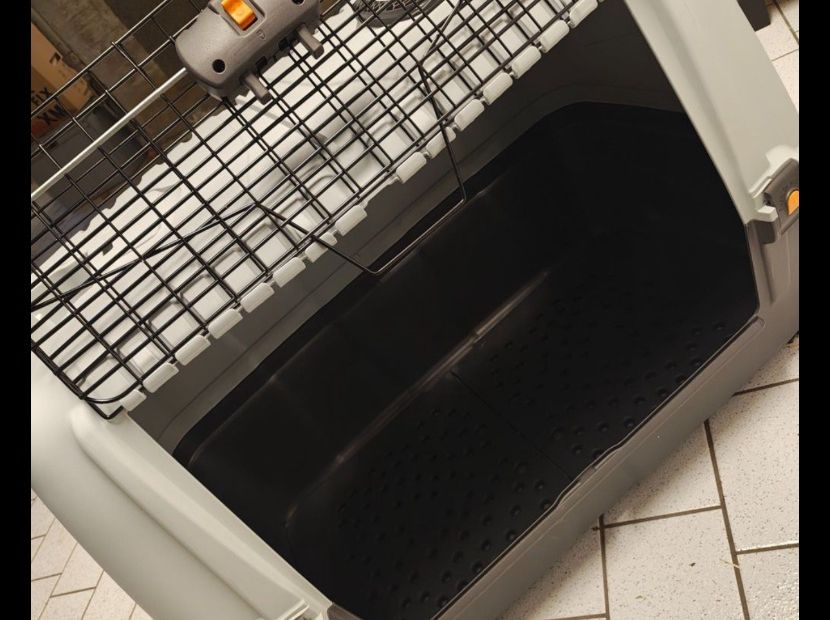 Käfige, Transport & Sicherheit: Grosse Hundetransportbox – Gebraucht aus Trübbach von -_Beat_- 1