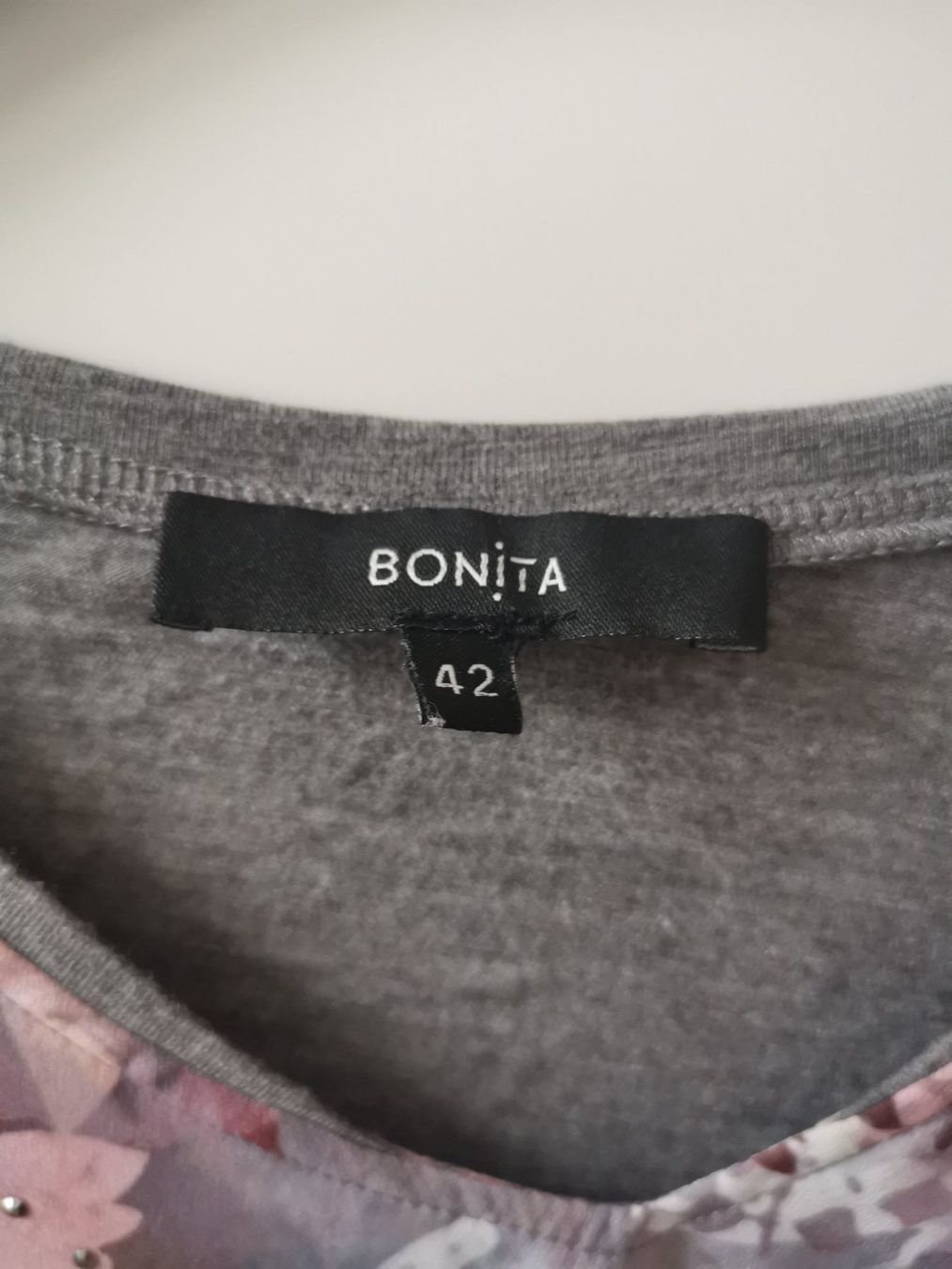 Bonita T-Shirts: Shirt / Bonita / 42 – Gebraucht aus Hergiswil NW von Angfri 2