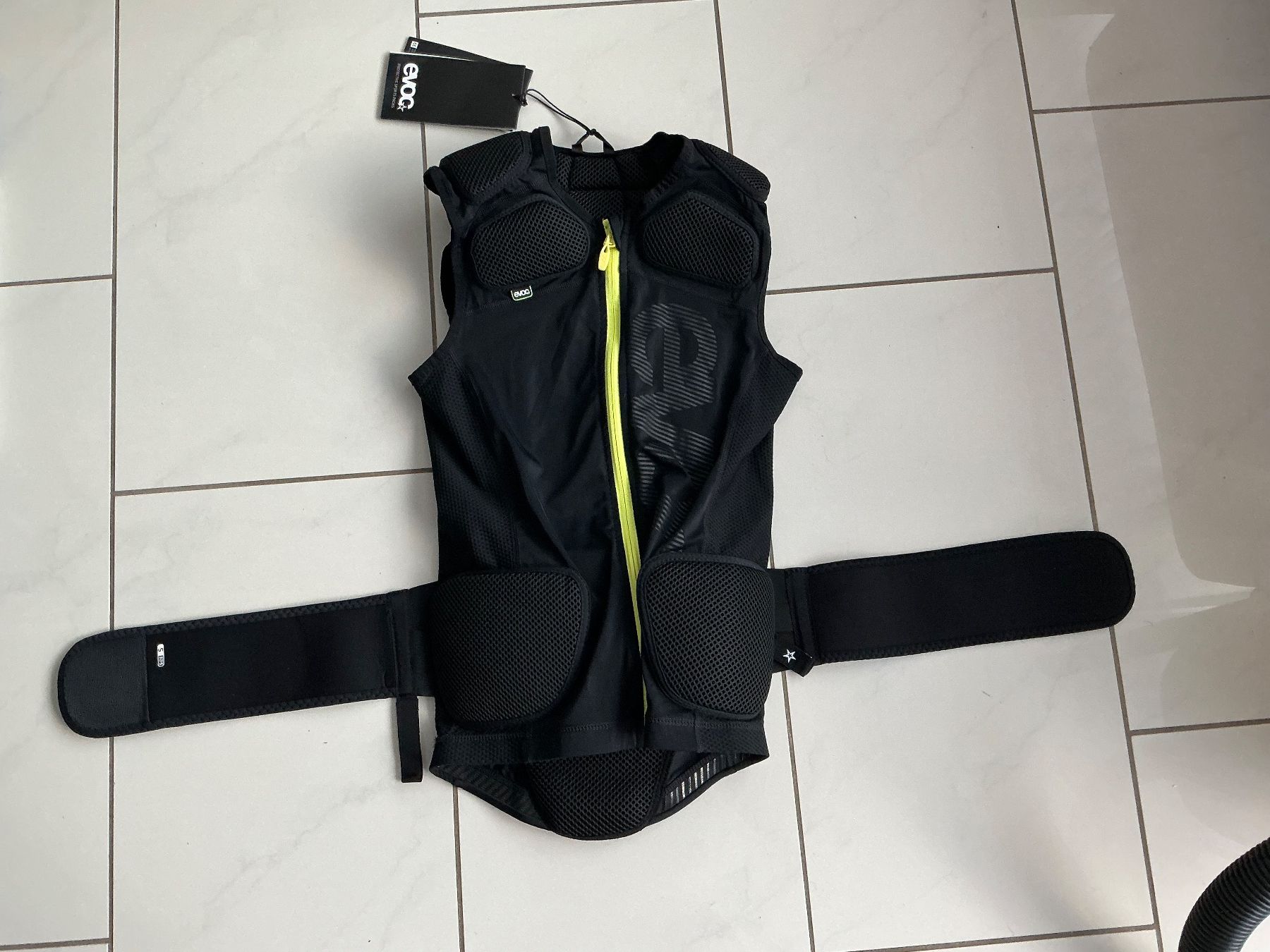 Evoc Protections: Protektor Veste Evoc Air Pro Gr.S – Neuf avec emballage d'origine à Biel-Benken BL par Sahra1