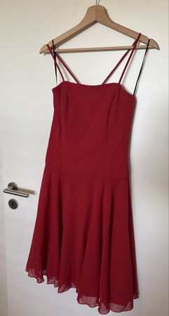 Kleid rot Grösse 36 neu mit Etikett