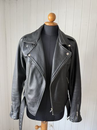 Leder-Bikerjacke