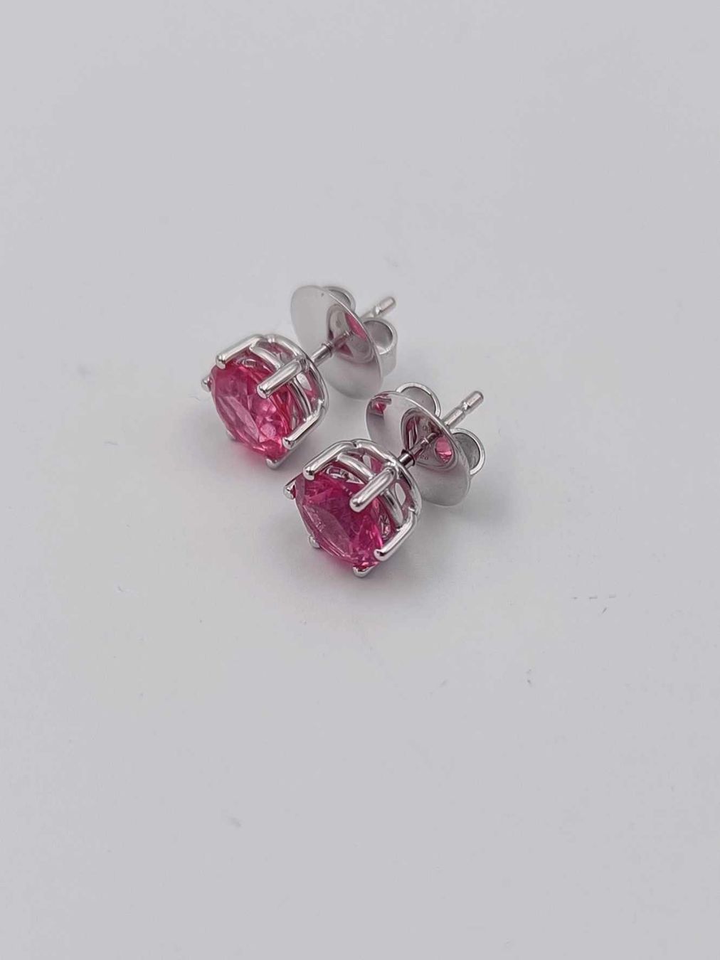Gübelin Orecchini pendenti & Orecchini a lobo: GÜBELIN "CLASSIC GEMS" TURMALIN SOLITÄR OHRSTECKER – Nuovo (secondo la descrizione) da Luzern venduto da EdiGem