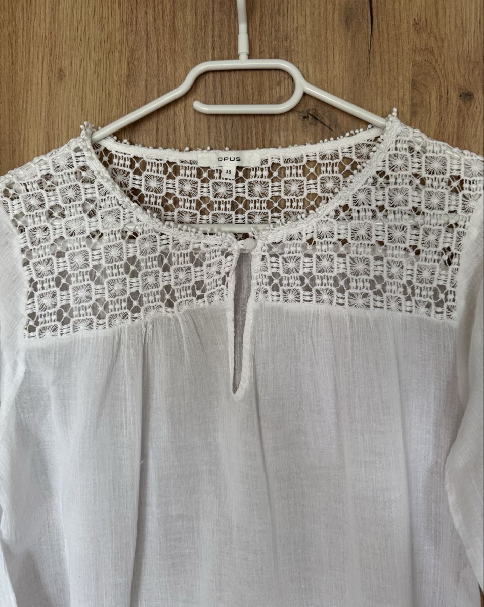 Opus Blusen: Bluse Opus weiss mit Spitze Grösse 38  – Gebraucht aus Flumenthal von Krajan 1