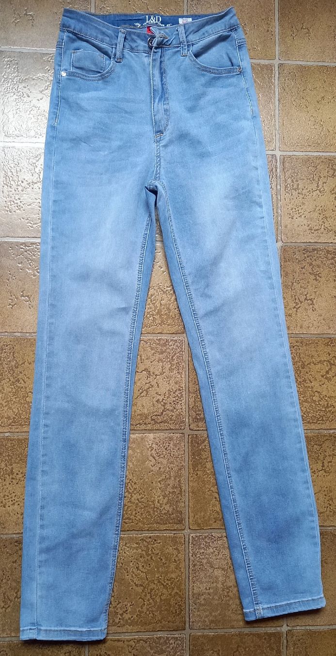 Hosen: Damen - Jeans, Grösse 36; neu! – Neu (gemäss Beschreibung) aus Marbach LU von Ilrebo