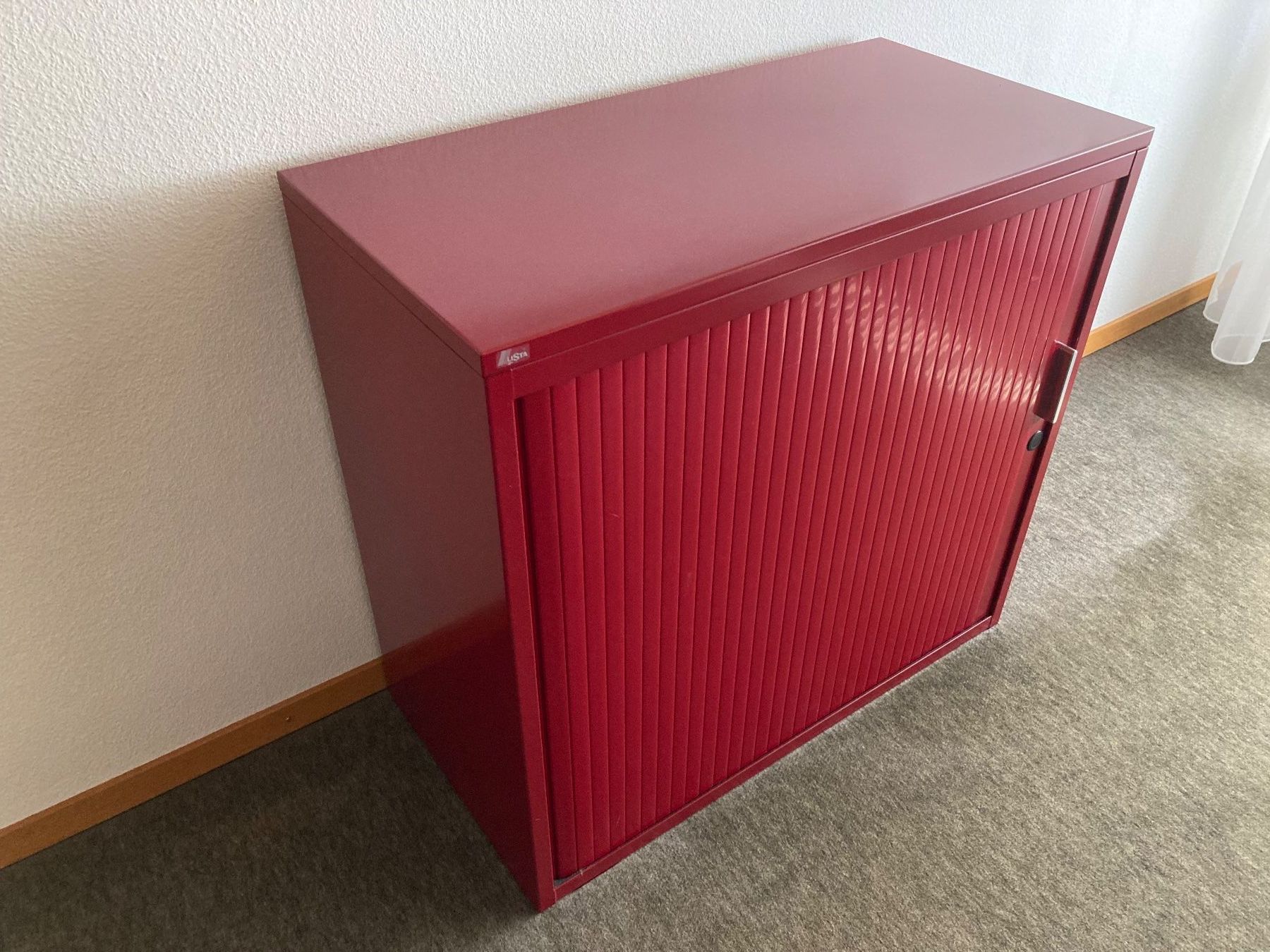 Lista Armoires: Lista Möbel mit Rolltüre – D'occasion à Herzogenbuchsee par jemar