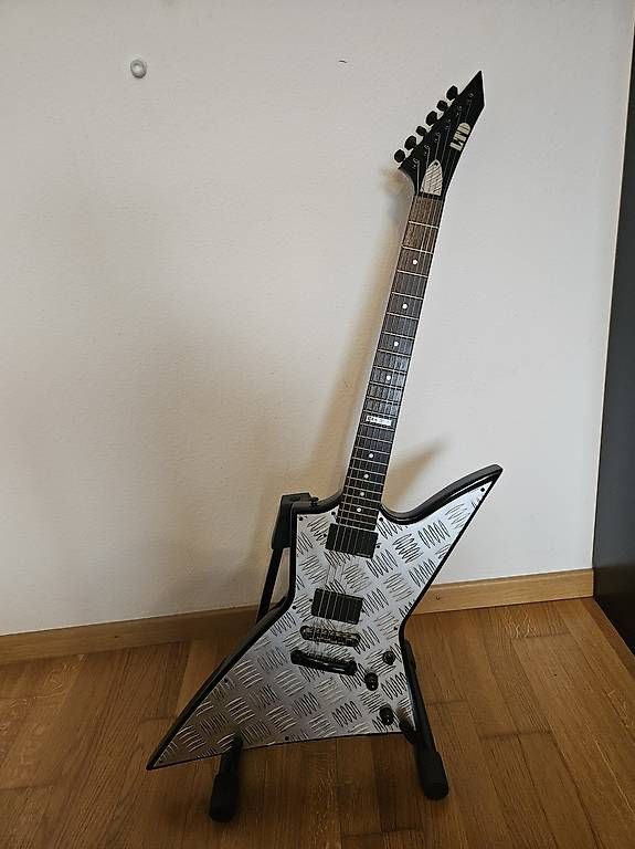 Strumenti musicali: ESP LTD EX-351D mit EMG 81 Pickup und Koffer – Usato da Greifensee venduto da Arkon616
