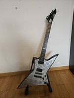 ESP LTD EX-351D mit EMG 81 Pickup und Koffer