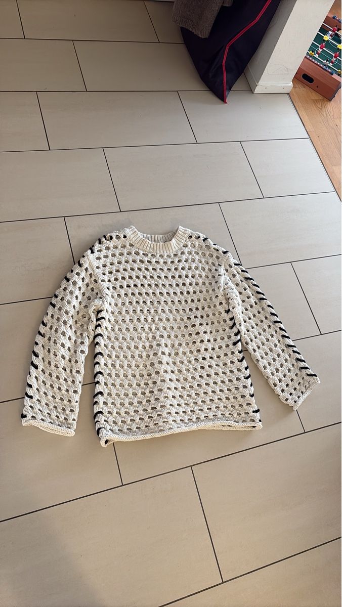 H&M Maglioni & Felpe: Damen Pullover grob gestrickt weiss schwarz gebraucht – Usato da Kaiseraugst venduto da deb_998t
