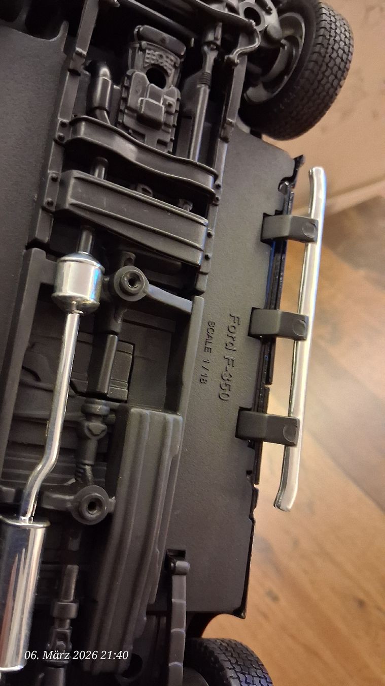 Maisto Modellini d'auto: 1:18 Ford F-350 – Nuovo (secondo la descrizione) da Wolfenschiessen venduto da 2-stroke-garage 5