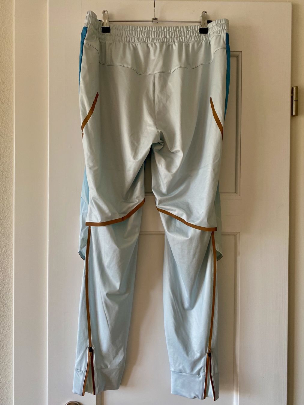 Loewe Pantaloni: Running Pants ON x LOEWE – Nuovo (secondo la descrizione) da Luzern venduto da rhythm2 2
