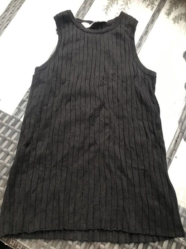 Blusen, T-Shirts & Tops: Mädchen Top schwarz 158/164 – Gebraucht aus Bergdietikon von antovale