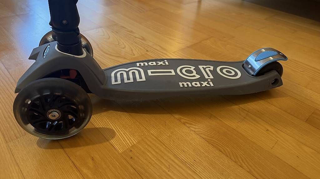 Kickboard: MicroScooter 3-rad Trottinet – Gebraucht aus Zürich von Queenieman 3