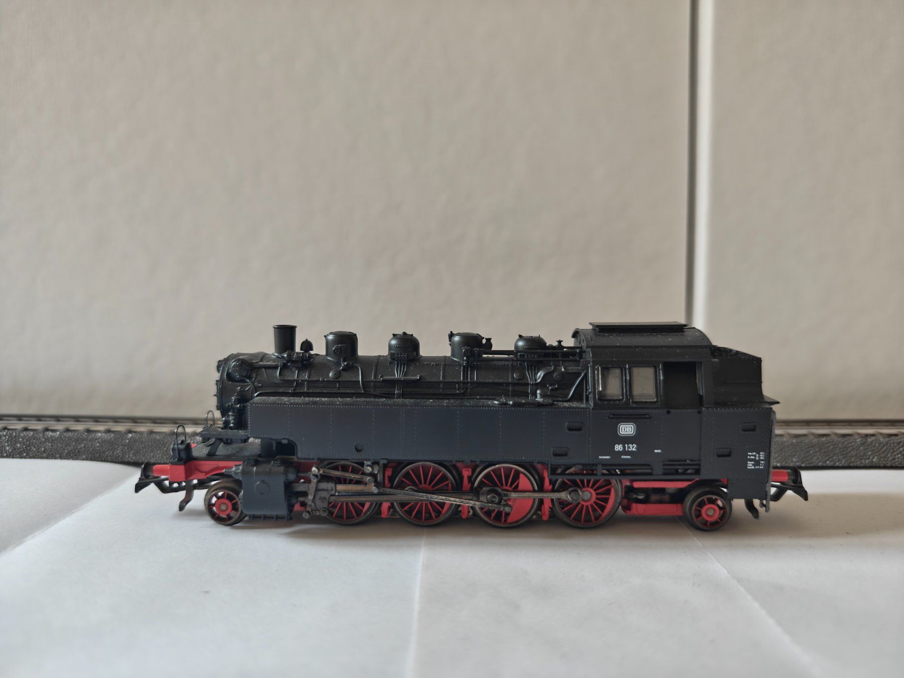 Märklin Modellini di ferrovie: Märklin DB BR 86 digital (29530) – Usato da Bern venduto da JGBahn