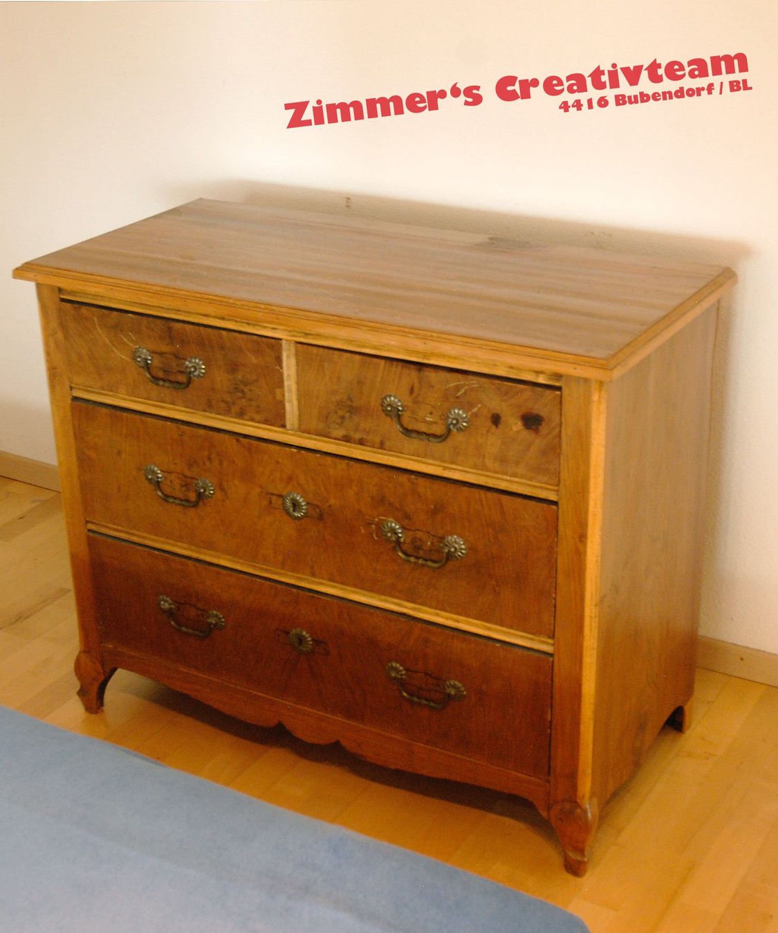 Cassettiere: ältere (antke?) Holzkommode mit Schubladen – Usato da Bubendorf venduto da zimmers_creativteam