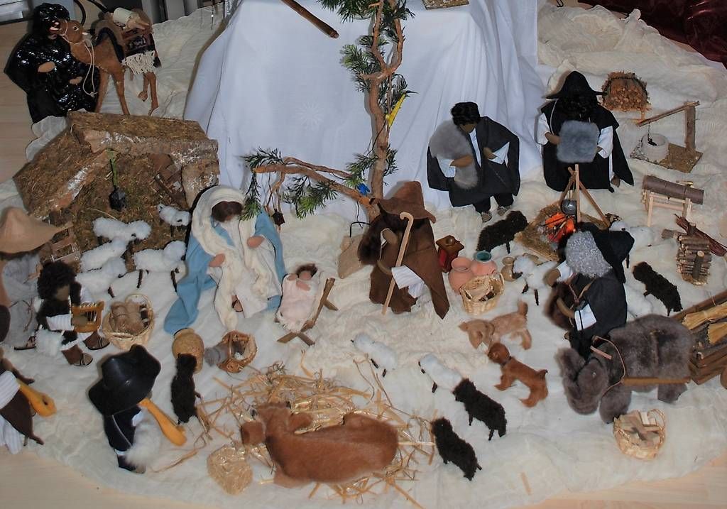 Figurines: Krippenfiguren samt Zubehör – D'occasion à Meggen par spyder718
