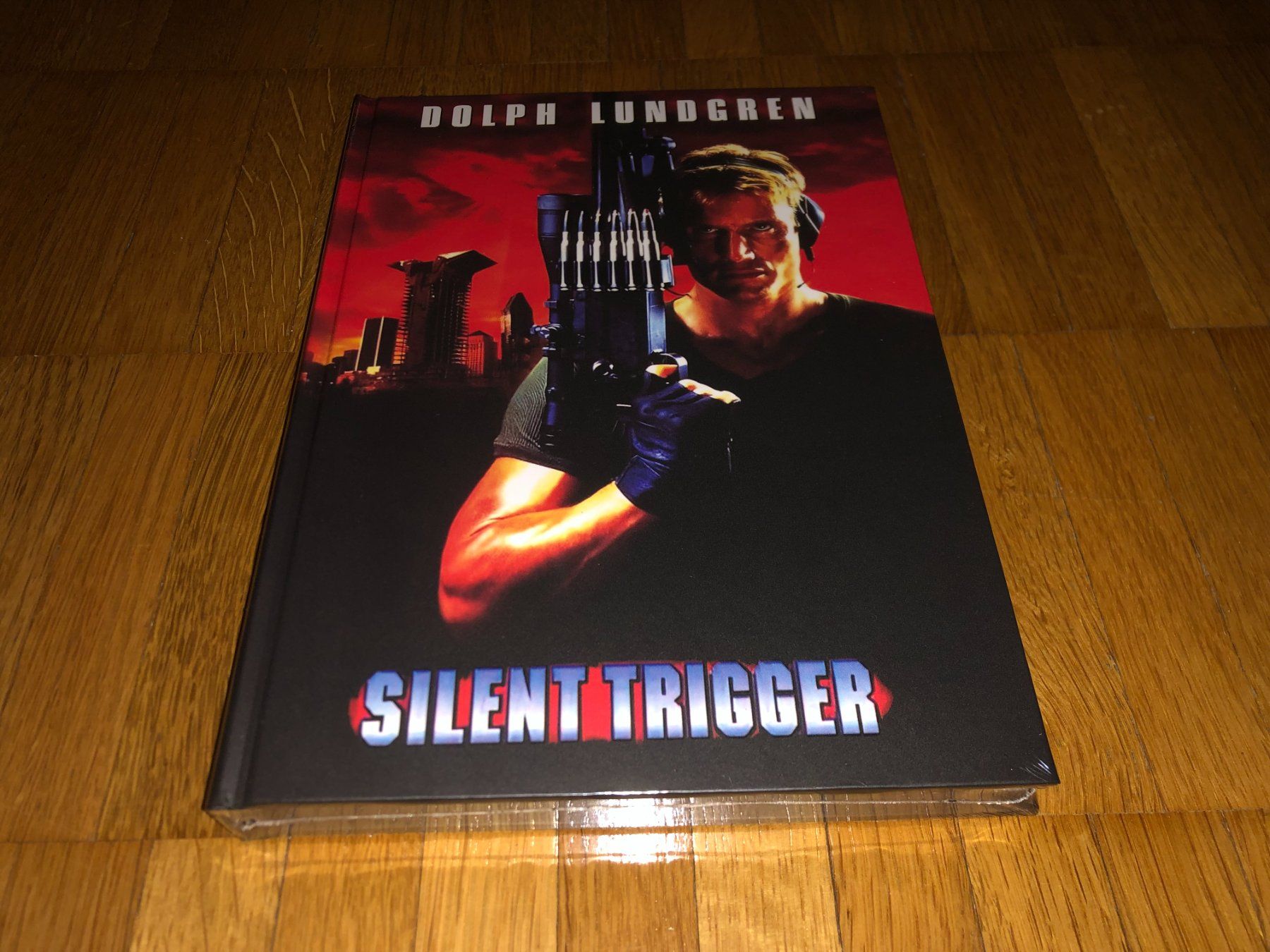 Tutti i DVDs: Silent Trigger - MEDIABOOK - B - UNCUT – Nuovo e nell'imballaggio originale da Basel venduto da havsok