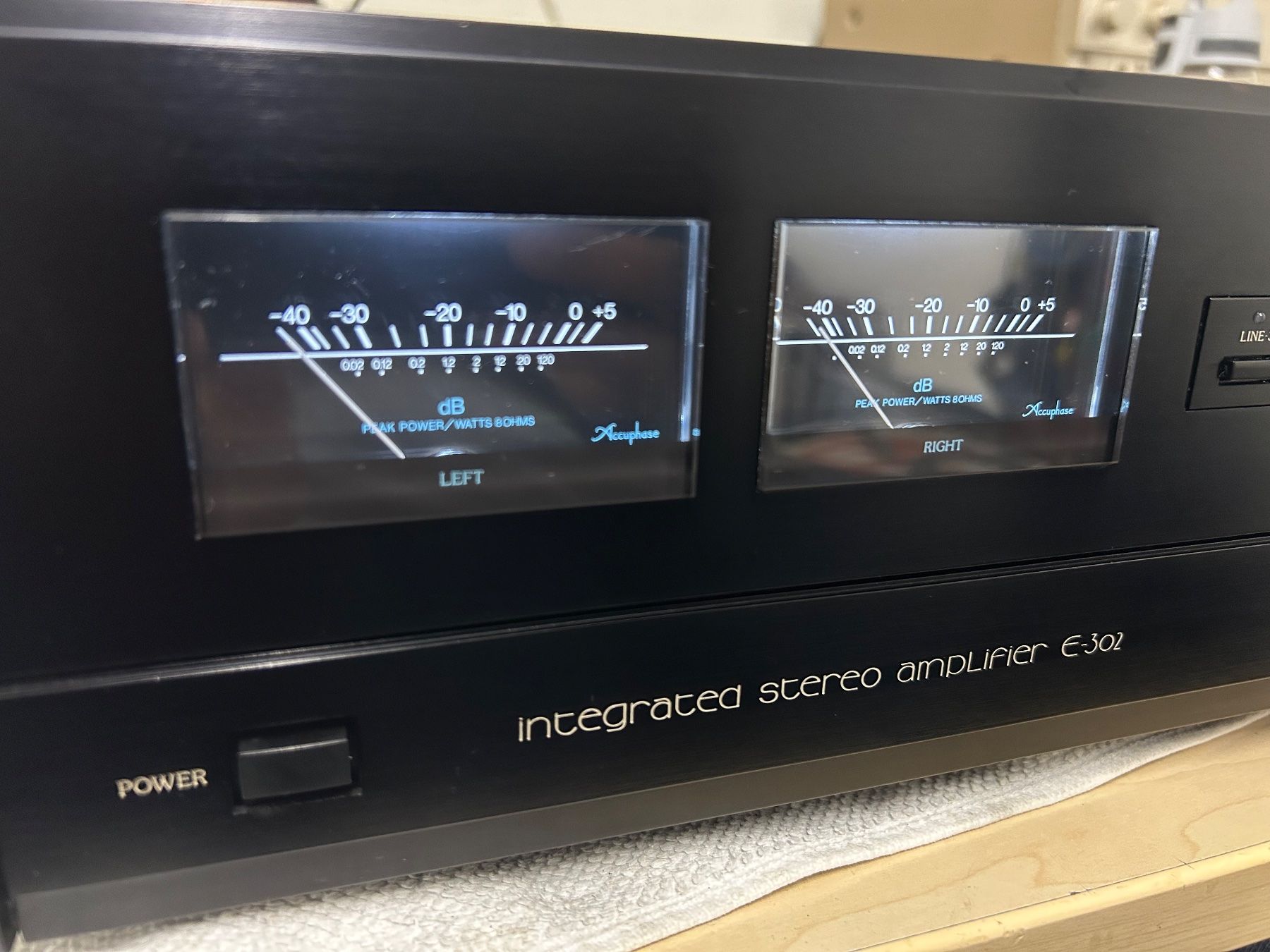 Accuphase Amplificatori: Accuphase E-302 – Fully Restored Integrated Amplifier – Usato da Baar venduto da AAT5 1