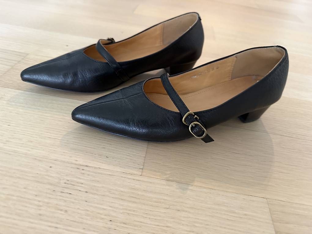 Scarpe da donna: Schwarze Schuhe  super weich – Usato da Zürich venduto da eko_7dxp