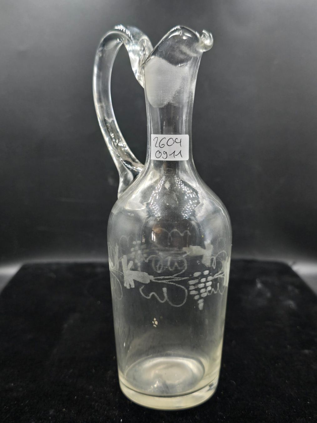 Carafes: Antike Karaffe Glas geritzt – D'occasion à Rorschacherberg par snOOpydOg11