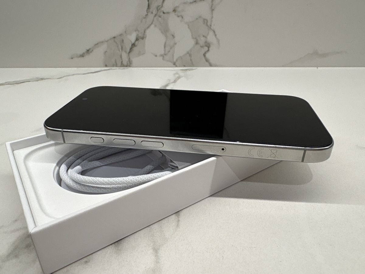 Apple Portables: iPhone 16 Pro, Withe Titanium, 256GB – D'occasion à Neuenegg par CarreraT 8