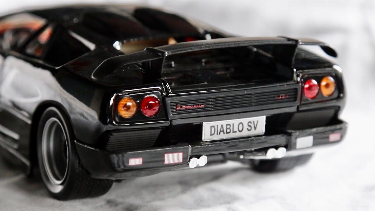 Lamborghini Modellini d'auto: Lamborghini Diablo SV im Massstab 1:18 – Nuovo e nell'imballaggio originale da Erlenbach im Simmental venduto da Model_box 7