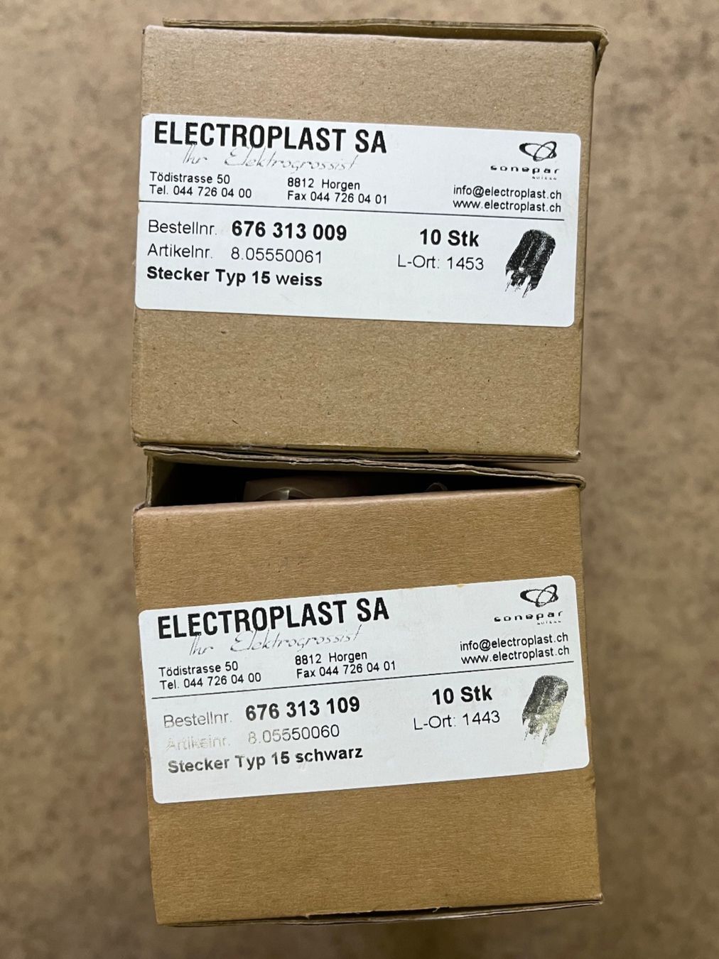 Spine: Stecker Typ 15, 9 x weiss, 9 x schwarz, ELECTROPLAST – Nuovo (secondo la descrizione) da Netstal venduto da spaltflo01 4