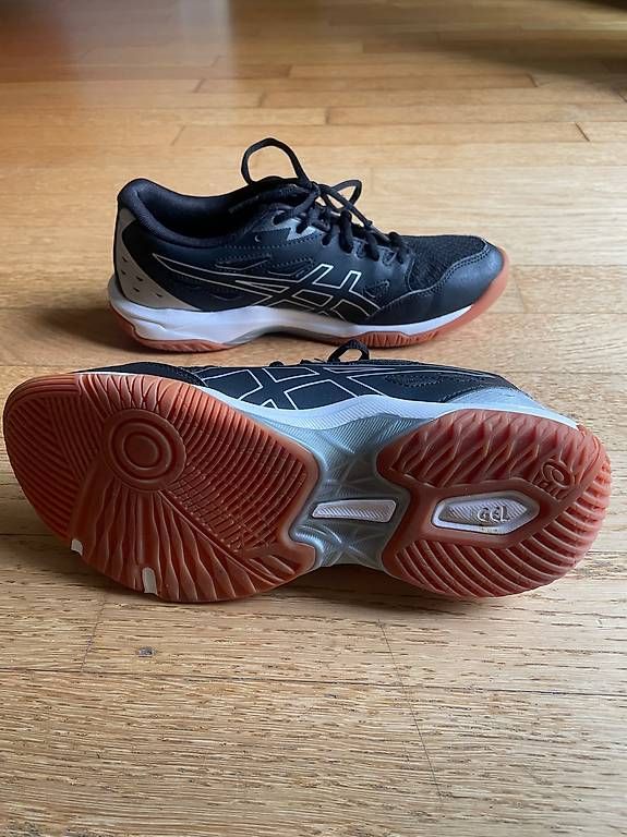 Herrenschuhe: Asics Hallenschuhe Gel-Rocket 11 Gr. 39.5 – Gebraucht aus Zürich von ele_hhb2 1