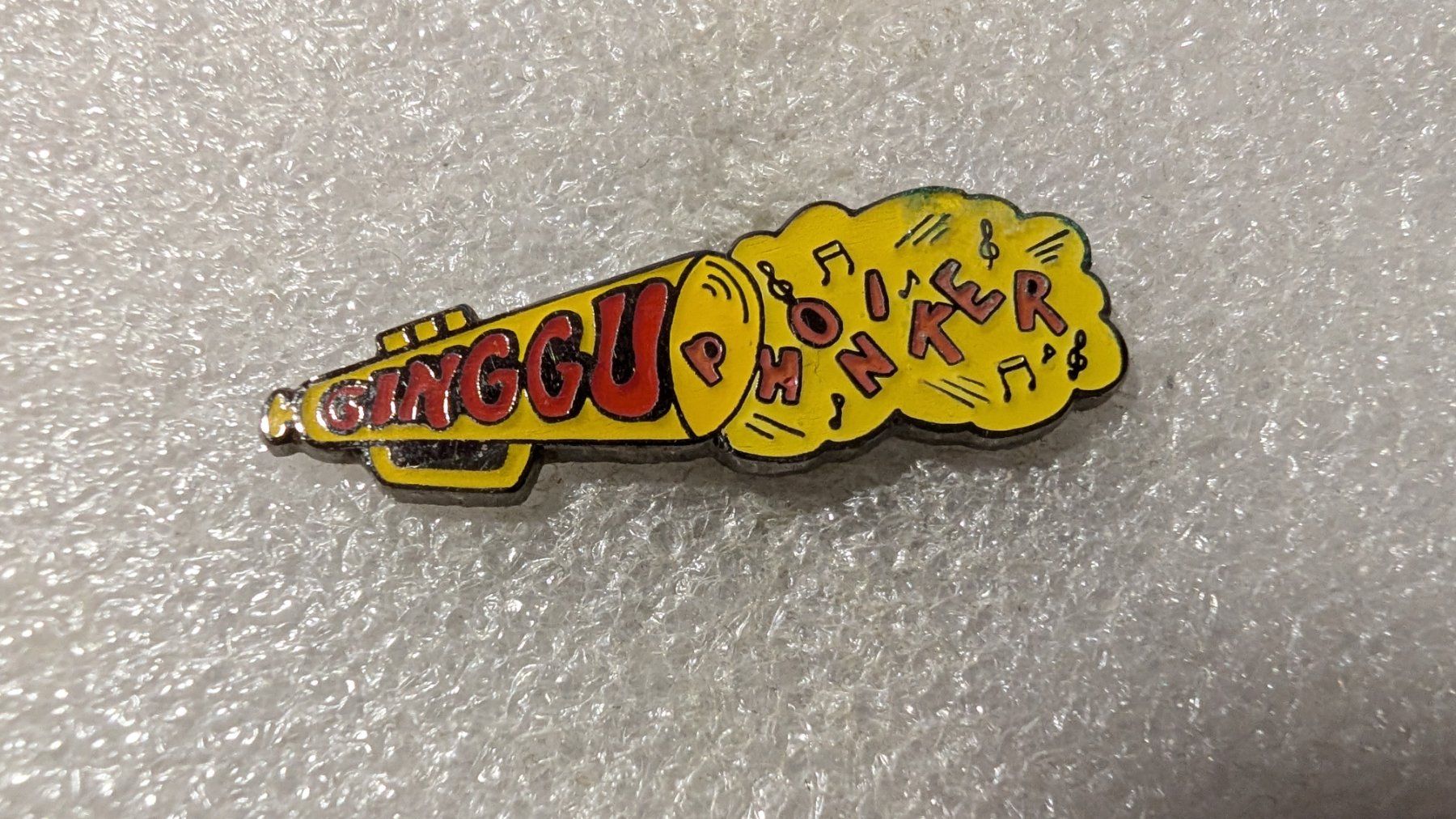 Placchette & Badge: Ansteckpin 206: Ginggu – Usato da Oppligen venduto da Pin-Fall-Shop
