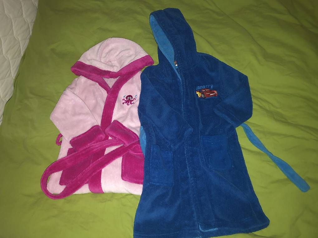 Peignoirs: Morgenmantel Fleece – D'occasion à Regensdorf par Piritatti