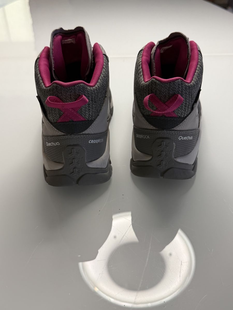 Decathlon Scarpe per ragazze: Wanderstiefel für Mädchen Gr. 38 – Usato da St. Gallen venduto da AsanwaChee 7