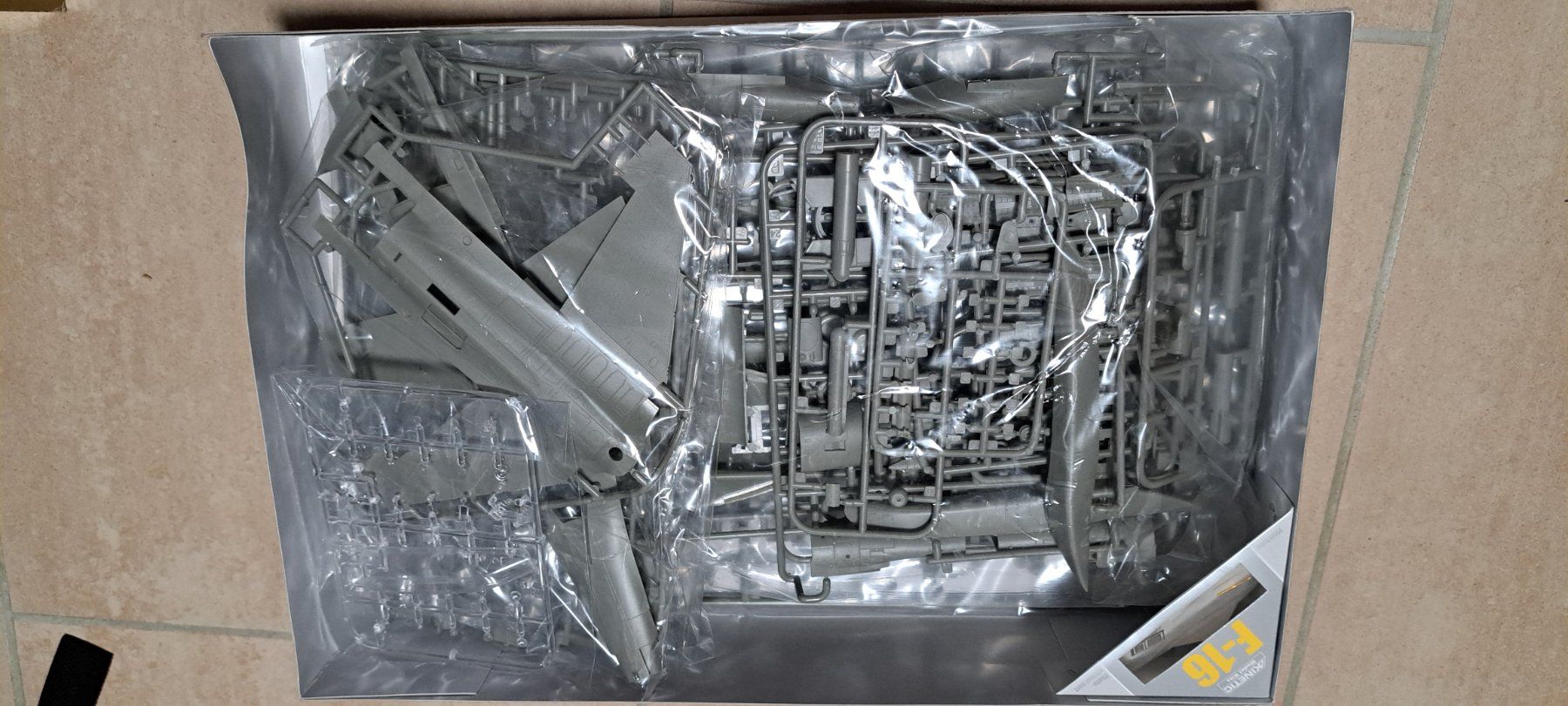 Kit di modellismo & Modellini statici: F-16I Sufa 1/48 Kinetic – Nuovo e nell'imballaggio originale da Selzach venduto da Eierloch 1