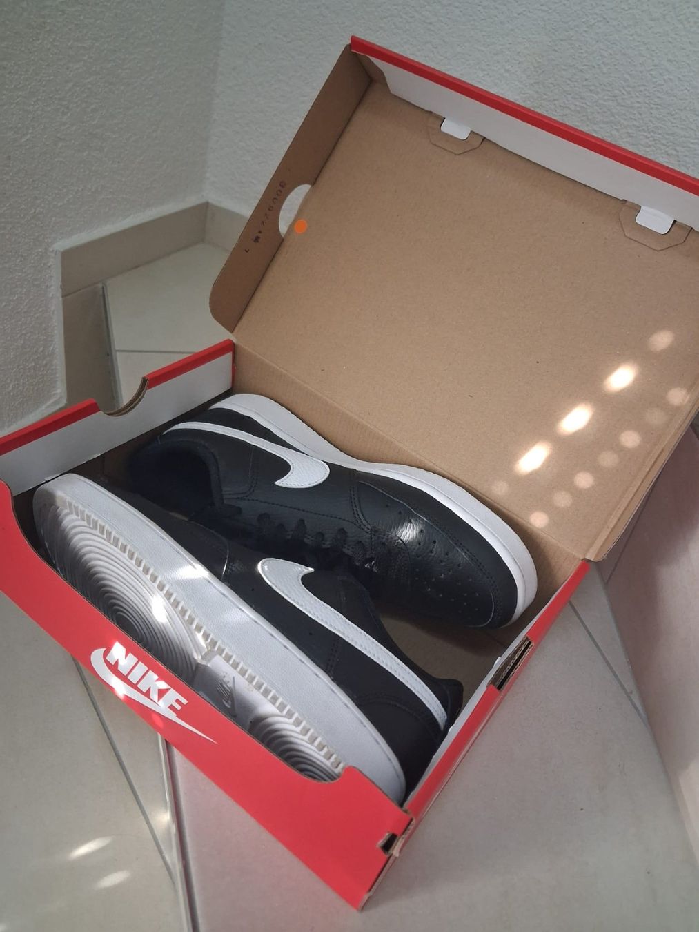 Nike Herrenschuhe: Neue Nike Schuhe Grösse 40 – Neu (gemäss Beschreibung) aus Benzenschwil von Romobebu 5