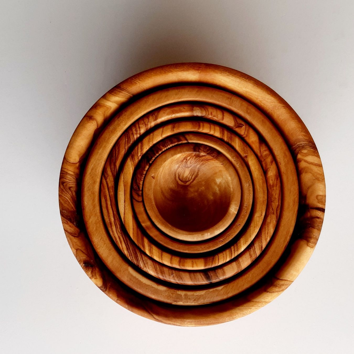 Articoli in legno: Olivenholz 6 schalen Set – Nuovo e nell'imballaggio originale da Hüntwangen venduto da Elyha