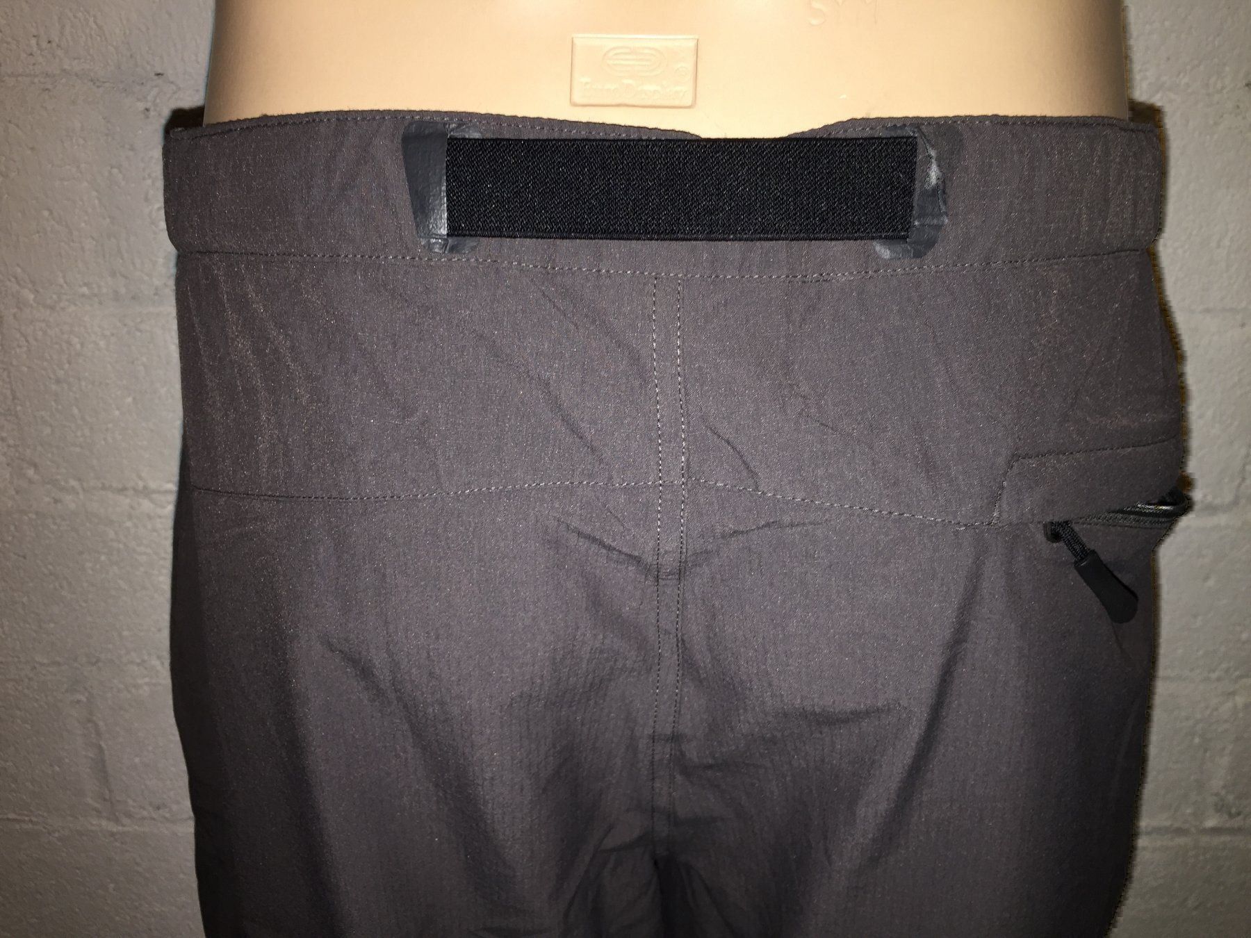 Pantaloni: Pantalon AIGLE ACTIMUM  Taille 50 CH – Usato da Cossonay-ville venduto da Super-Price-Quality 2