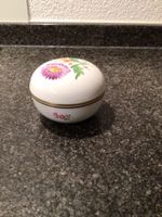 Zuckerdose / Schmuckdose mit Blumen Meissen