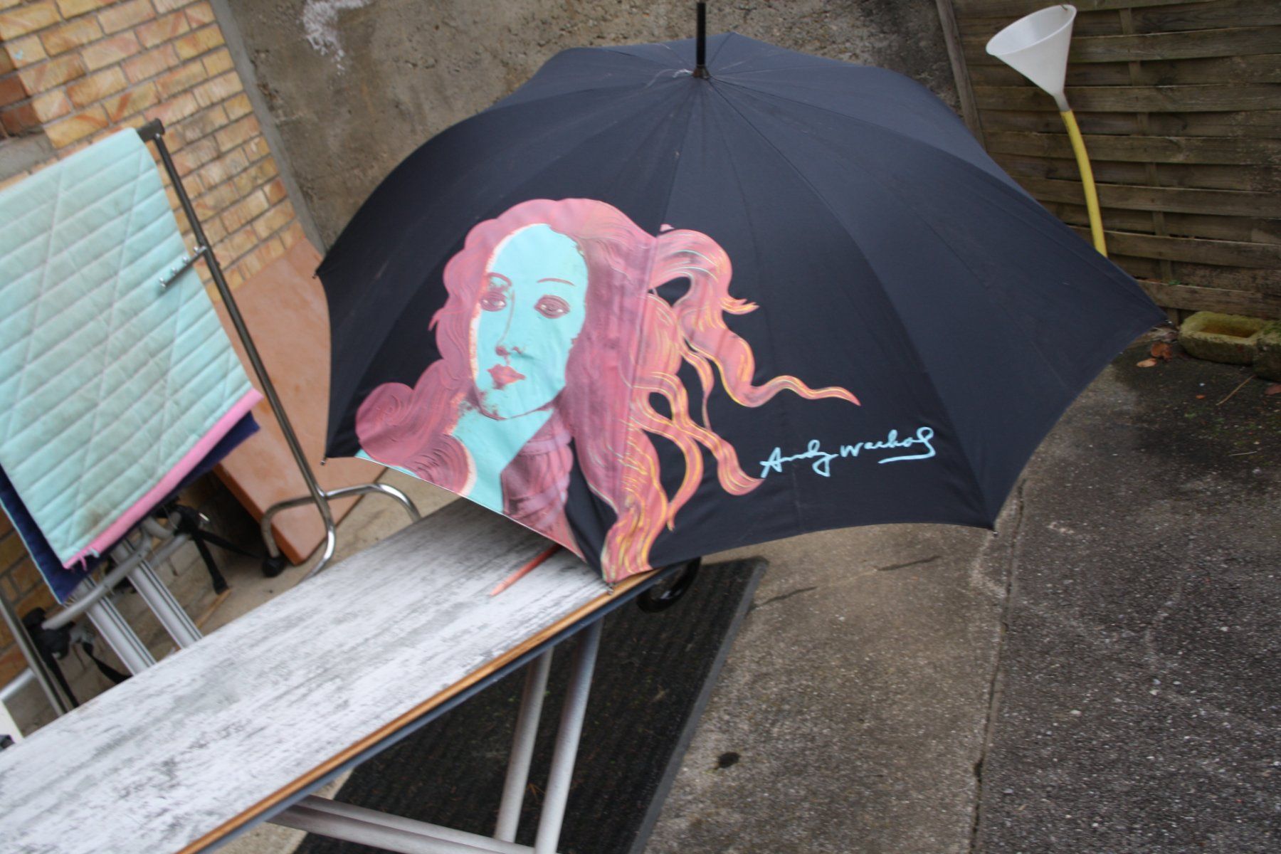 Regenschirme: ANDY WARHOL SCHIRM – Gebraucht aus Wauwil von Pneuedy 1