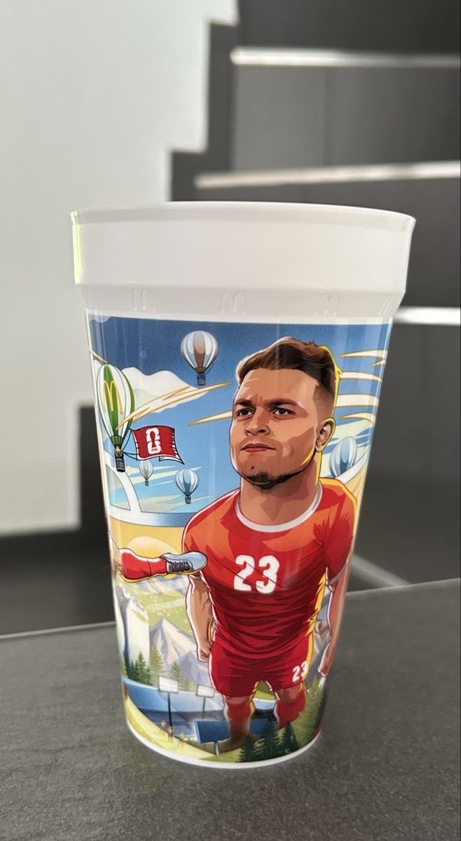 Contenitori & Simili: Mc Donalds wm Becher – Nuovo (secondo la descrizione) da Hersberg venduto da Seesternchen85
