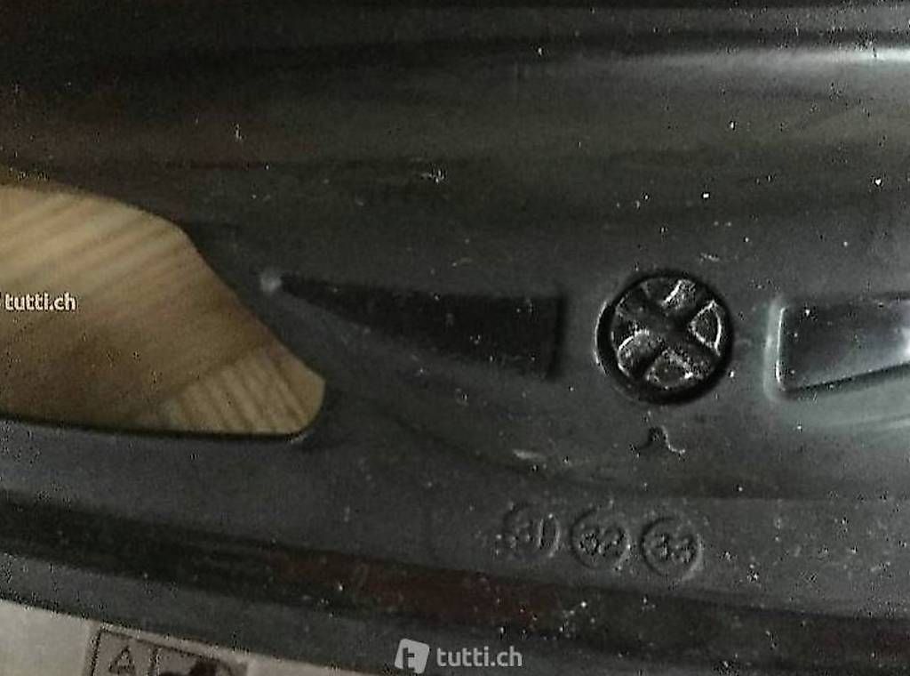 Pattini da ghiaccio: Schlittschuhe 31 32 33 – Usato da Itingen venduto da Haefi 3