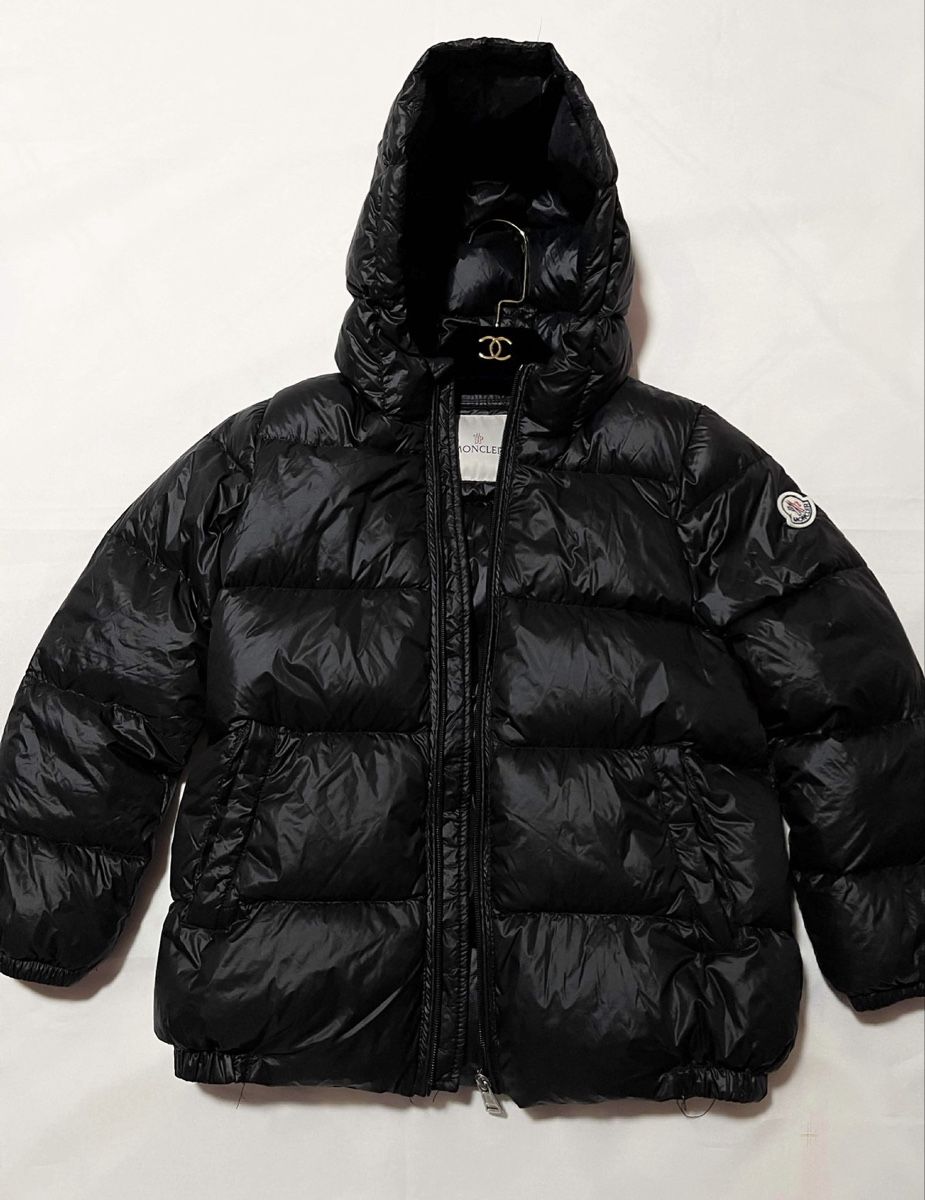 Moncler Jacken: Moncler Black Jacket – Gebraucht aus St.Josefen von lop_lh8d