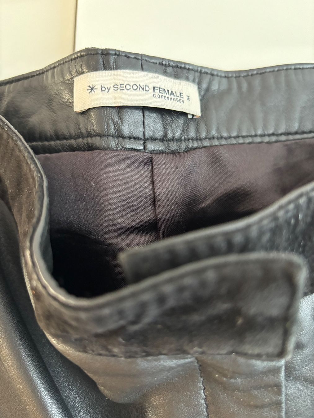 Gonne: Rock Leder – Usato da Zürich venduto da colesbuysstuff 1