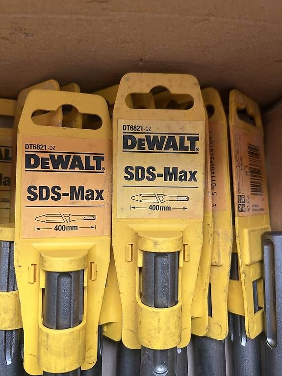 Dewalt Tutti gli attrezzi: DeWalt Spitzeisen SDS Max 400mm – Nuovo e nell'imballaggio originale da Neukirch (Egnach) venduto da Bienemaya5