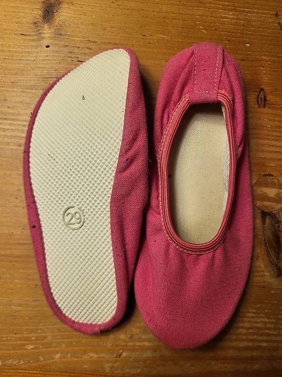 Schuhe für Jungen: Turntäppeli, Geräteschuhe, 29 – Gebraucht aus Zürich von deb_ft5r