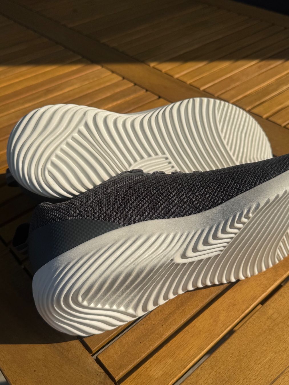 Bugatti Scarpe da donna: Neue Bugatti Sneaker grau – Usato da Rüti b. Büren venduto da helscherj 2