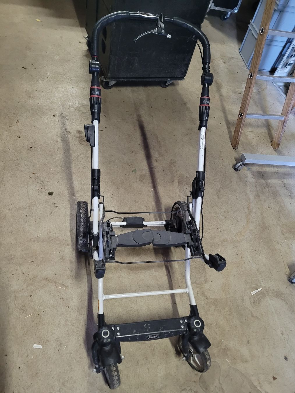 Hartan Kinderwagen: Hartan Kinderwagen Gestell – Gebraucht aus Vitznau von Night-Fire